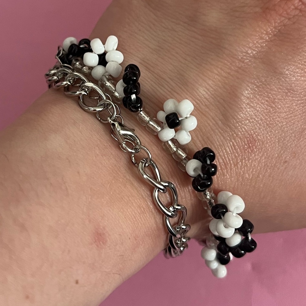 "Daisy Chain" Chain - Picture 3 of 6